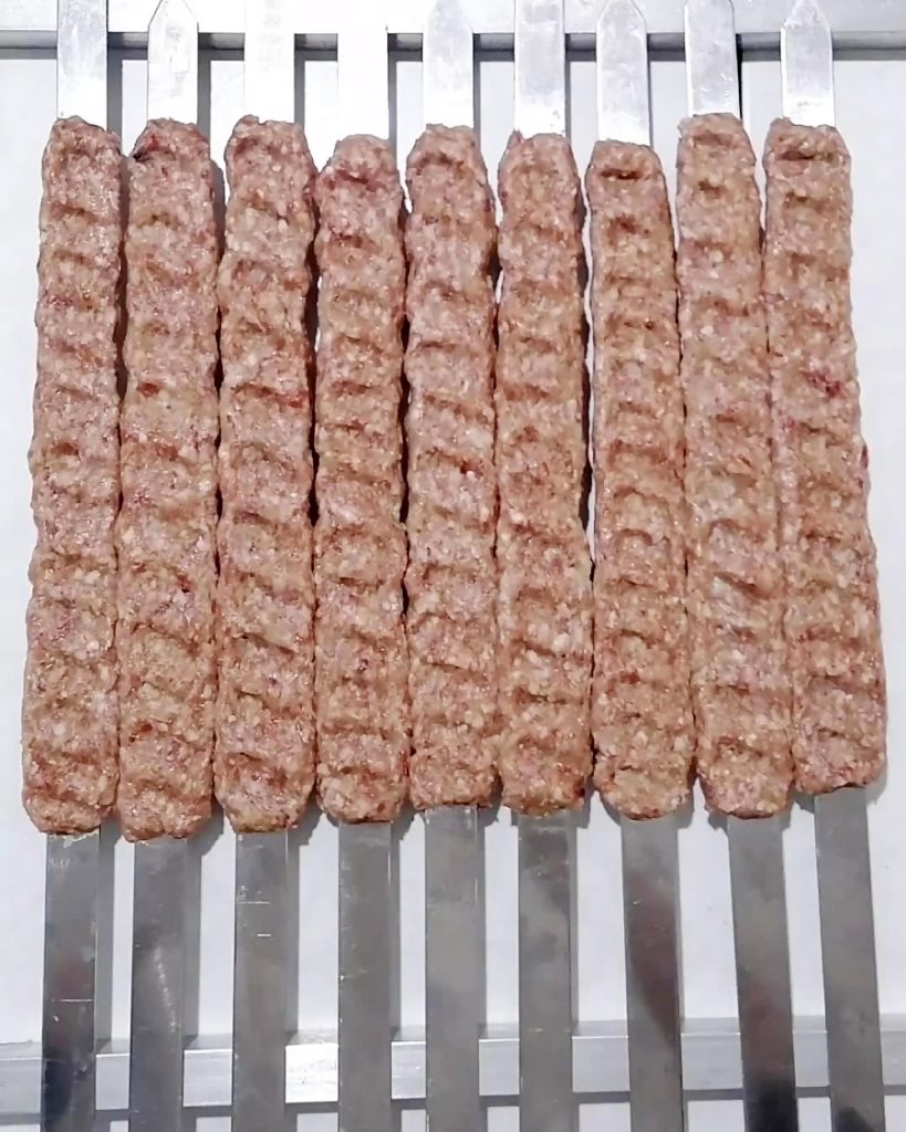 برای کباب کوبیده چقدر چربی لازم است ؟ (2 نکته ساده) برای کباب کوبیده چقدر چربی لازم است ؟ (2 نکته ساده)