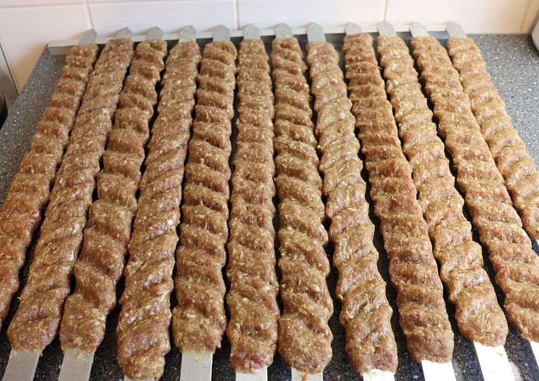 ترفندهای نریختن کباب کوبیده از روی سیخ (2 نکته ساده)
