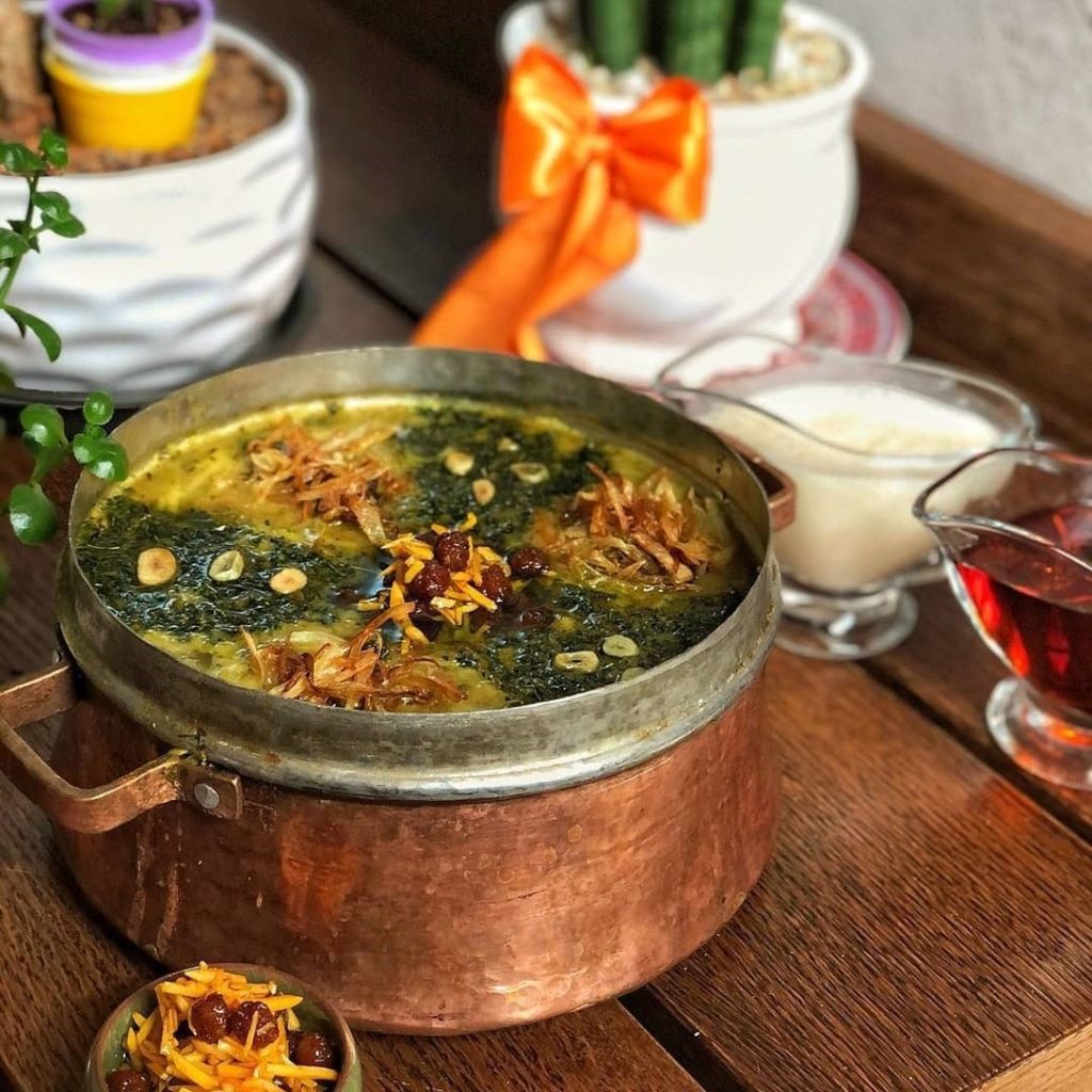 چگونه تندی آش رشته را از بین ببریم؟ ( 2 نکته ساده) چگونه تندی آش رشته را از بین ببریم؟ ( 2 نکته ساده)